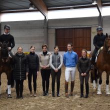 De gauche à droite: Justin Verboomen, Isabell Werth, Antonia Arl, Françoise Hologne-Joux, Amandine Prevost, Simon Missiaen, Charlotte Defalque, Carole Schepens. De gauche à droite: Justin Verboomen, Isabell Werth, Antonia Arl, Françoise Hologne-Joux, Amandine Prevost, Simon Missiaen, Charlotte Defalque, Carole Schepens.