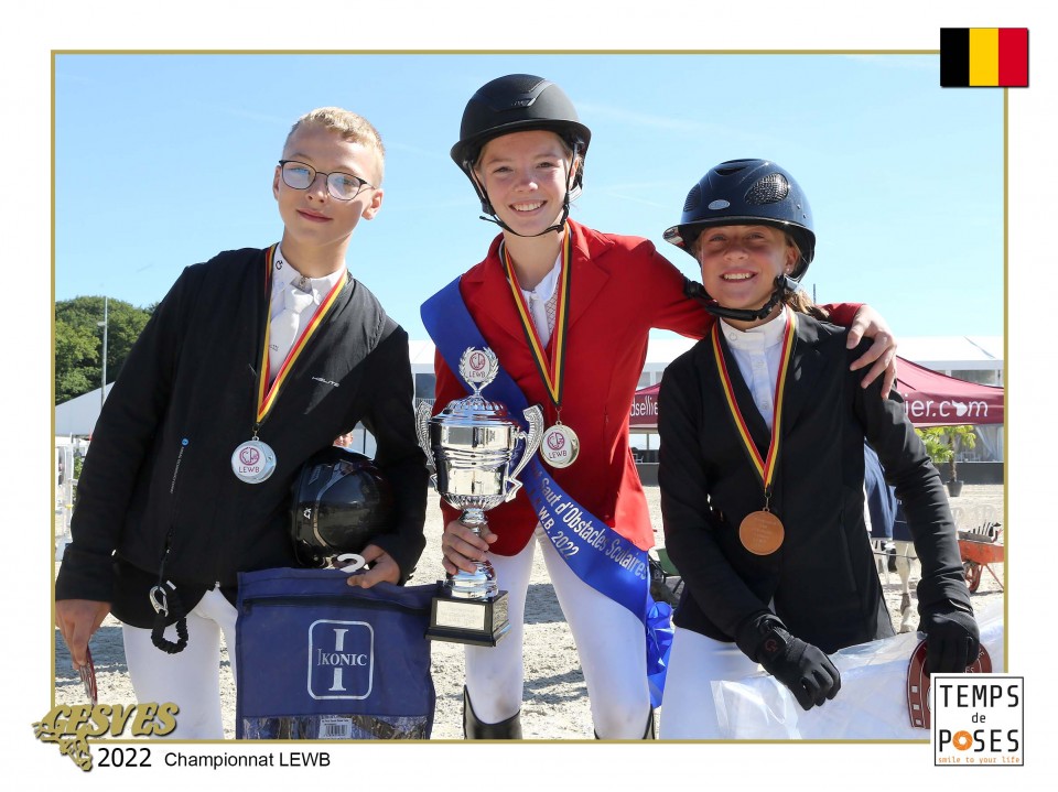 Le podium du championnat LEWB scolaires (© Temps de Poses)