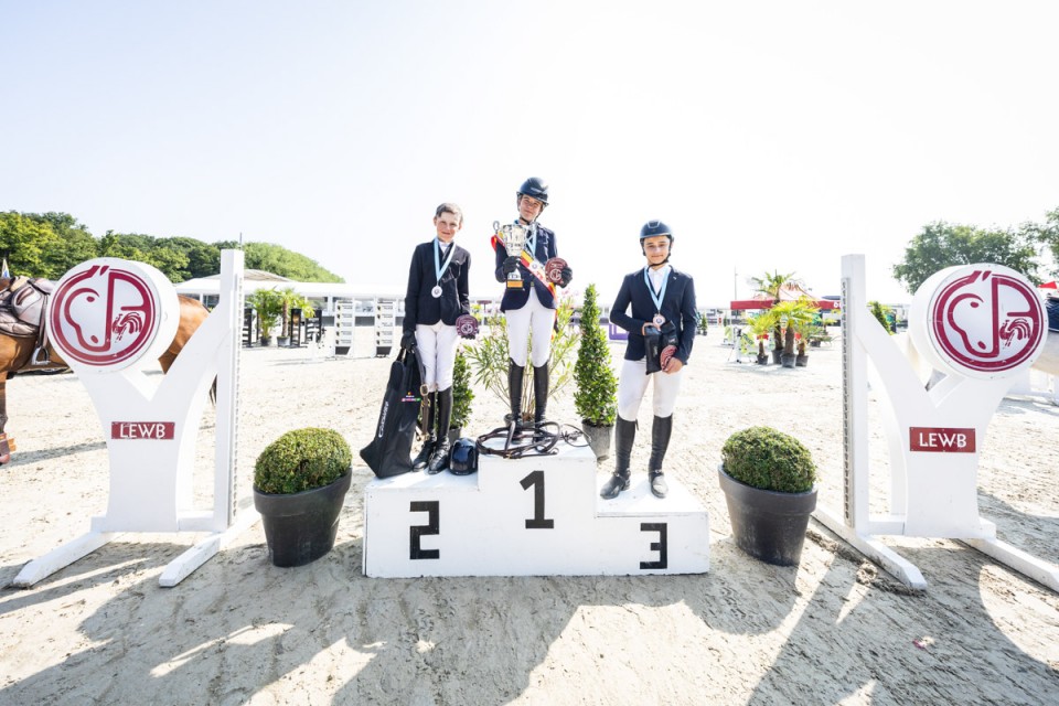 Le podium scolaires (© Christophe Bortels / Temps de Poses)