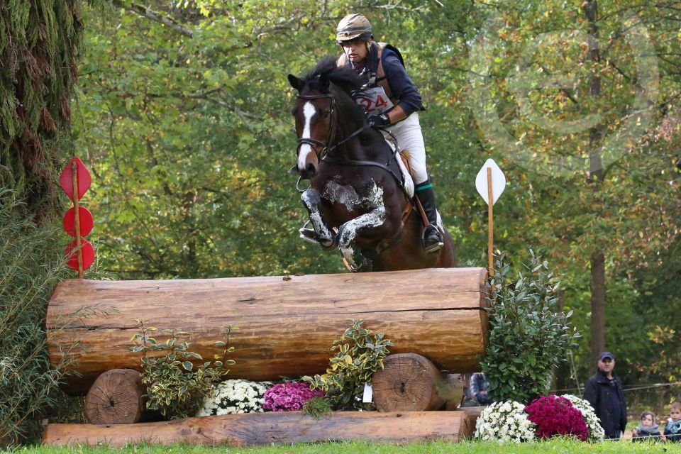 Geoffroy de Jamblinne - Consequent Pia Z - CH-M-YH 2017 - 7 ans  - Lion d'Angers (c) Uptown Eventing