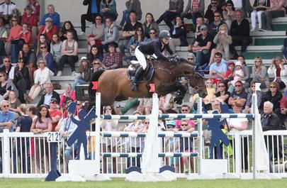 Nadège Janssen - Popstar Lozonais - Derby*** 140cm