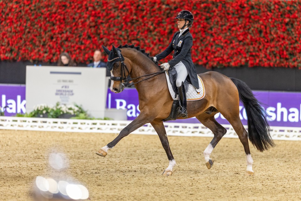 Larissa Pauluis et Flambeau (© Hippofoto / Dirk Caremans)