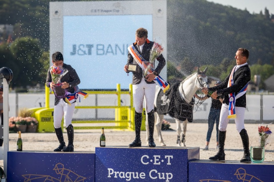 Rik Hemeryck (gauche) sur le podium à Prague