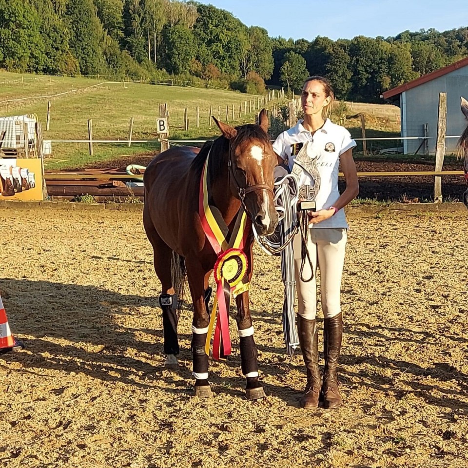 Véronique Janssens et Marhabaan cg - Champion de Belgique des Jeunes Chevaux de 6 ans - Lamorteau @Facebook Christiane Gabriel