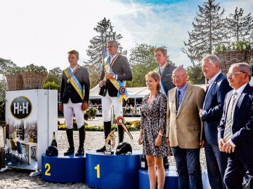 Arnaud Doem sur la 2e marche du championnat de Belgique seniors (Photo: Zangersheide)