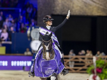 Larissa Pauluis et Flambeau ( © Hippo Foto / Dirk Caremans)