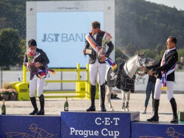 Rik Hemeryck (gauche) sur le podium à Prague