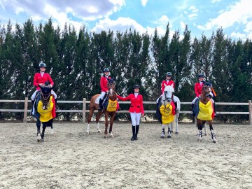 L'équipe belge de jumping au championnat d'Europe poneys du Mans